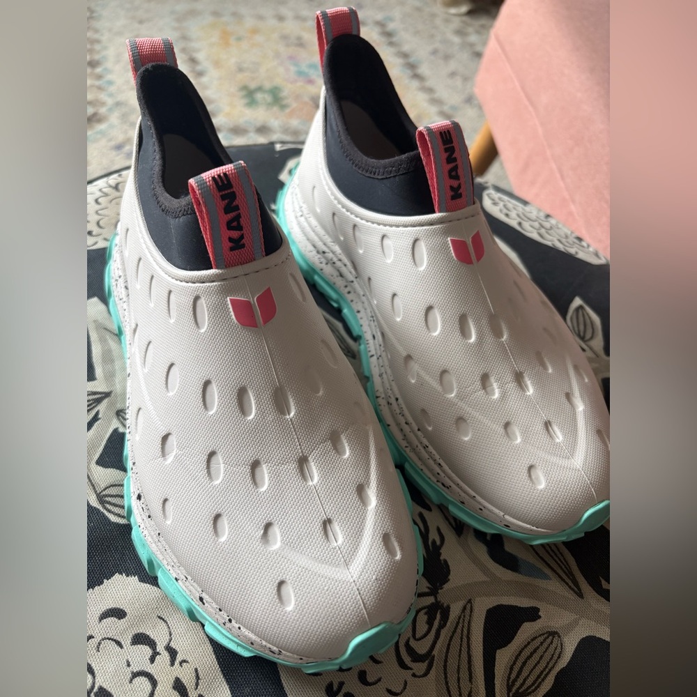 Kane Revive AC recovery shoes